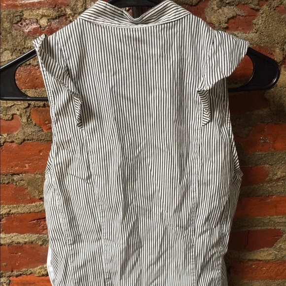 Ruffled blouse - Picture 2 of 3